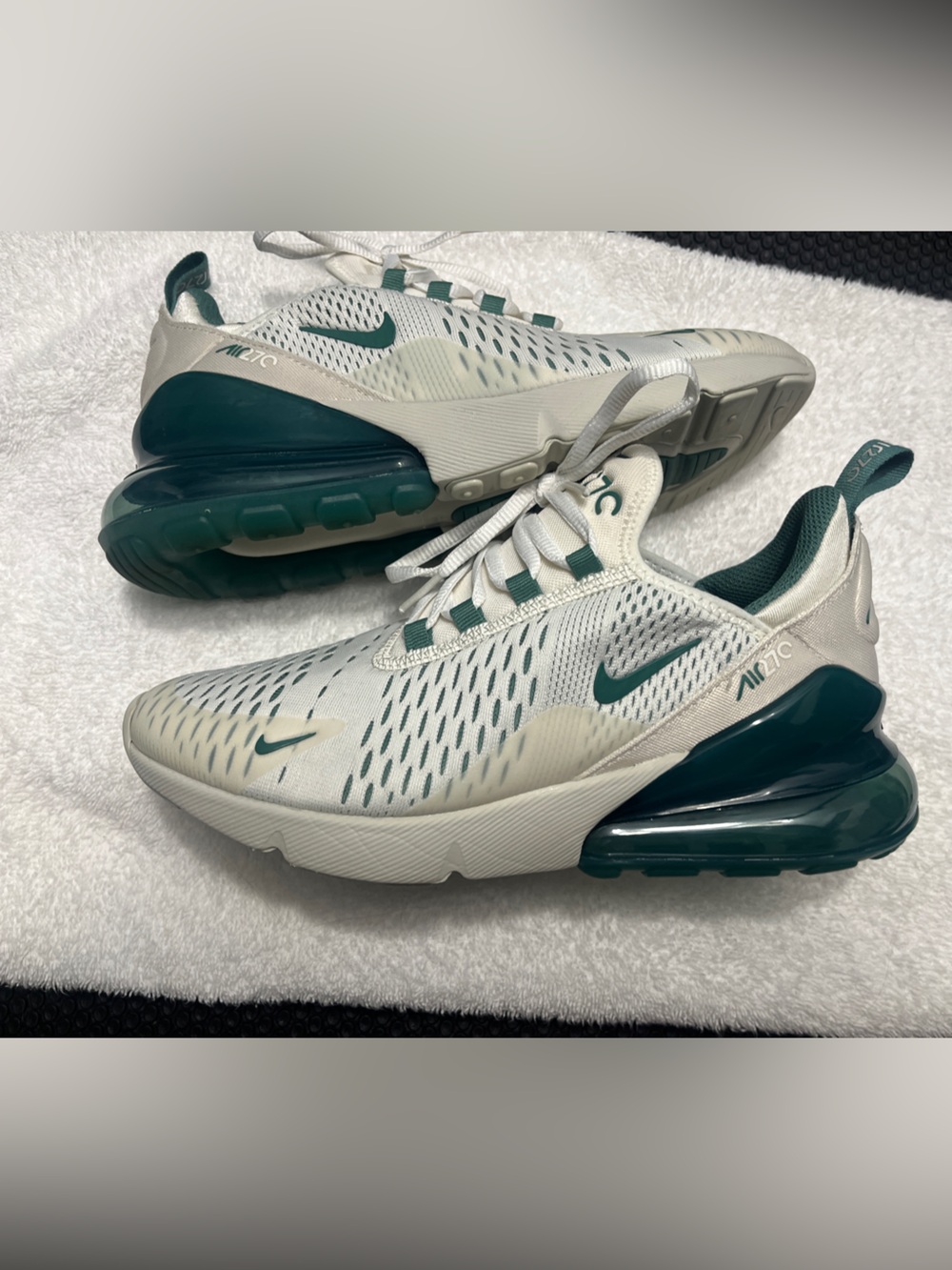 Nike Air Max 270 — cream, white with Teal Accents